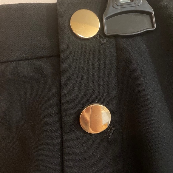 H&M Black Double Button High Waisted Shorts - Picture 3 of 4